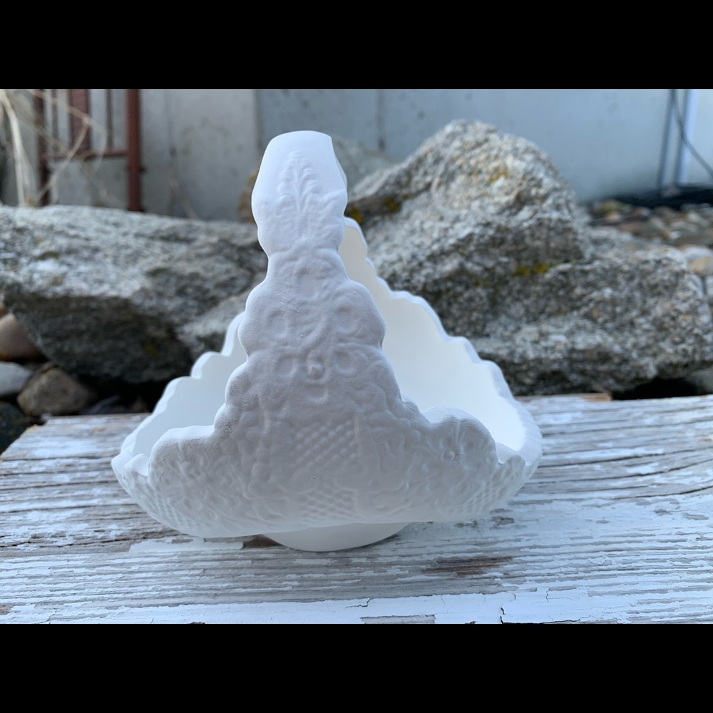 Easter basket with Victorian like detail